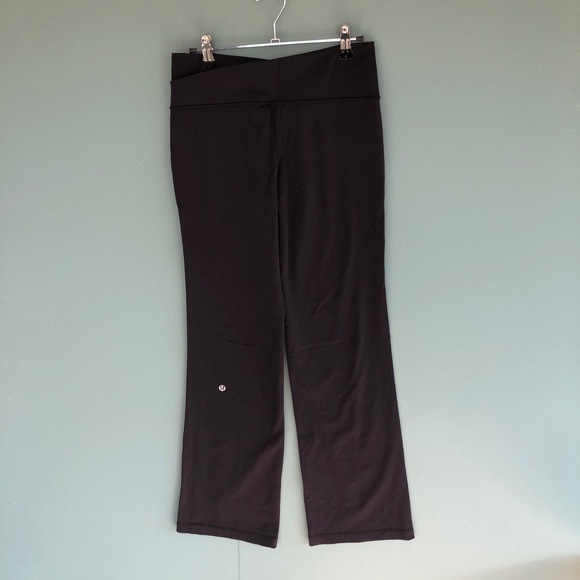 Lululemon Astro Flare Yoga Pants Solid Black Sz 6 - Picture 2 of 6